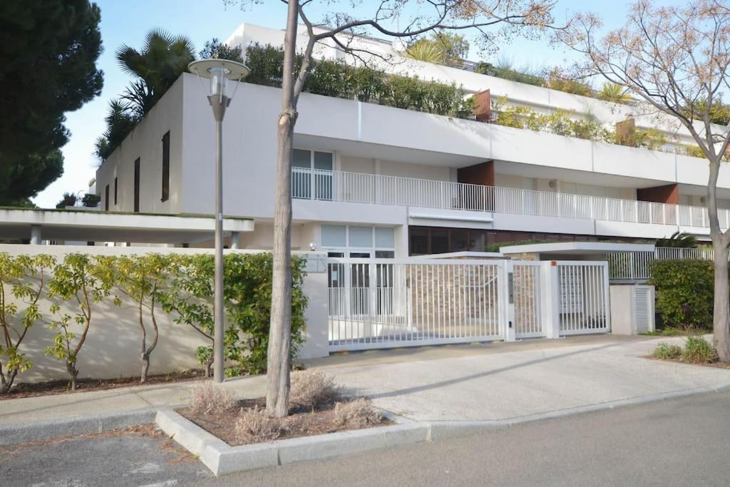 Chez Martin - Spacieux Appartement Climatise Proche De La Plage La Grande Motte Bagian luar foto