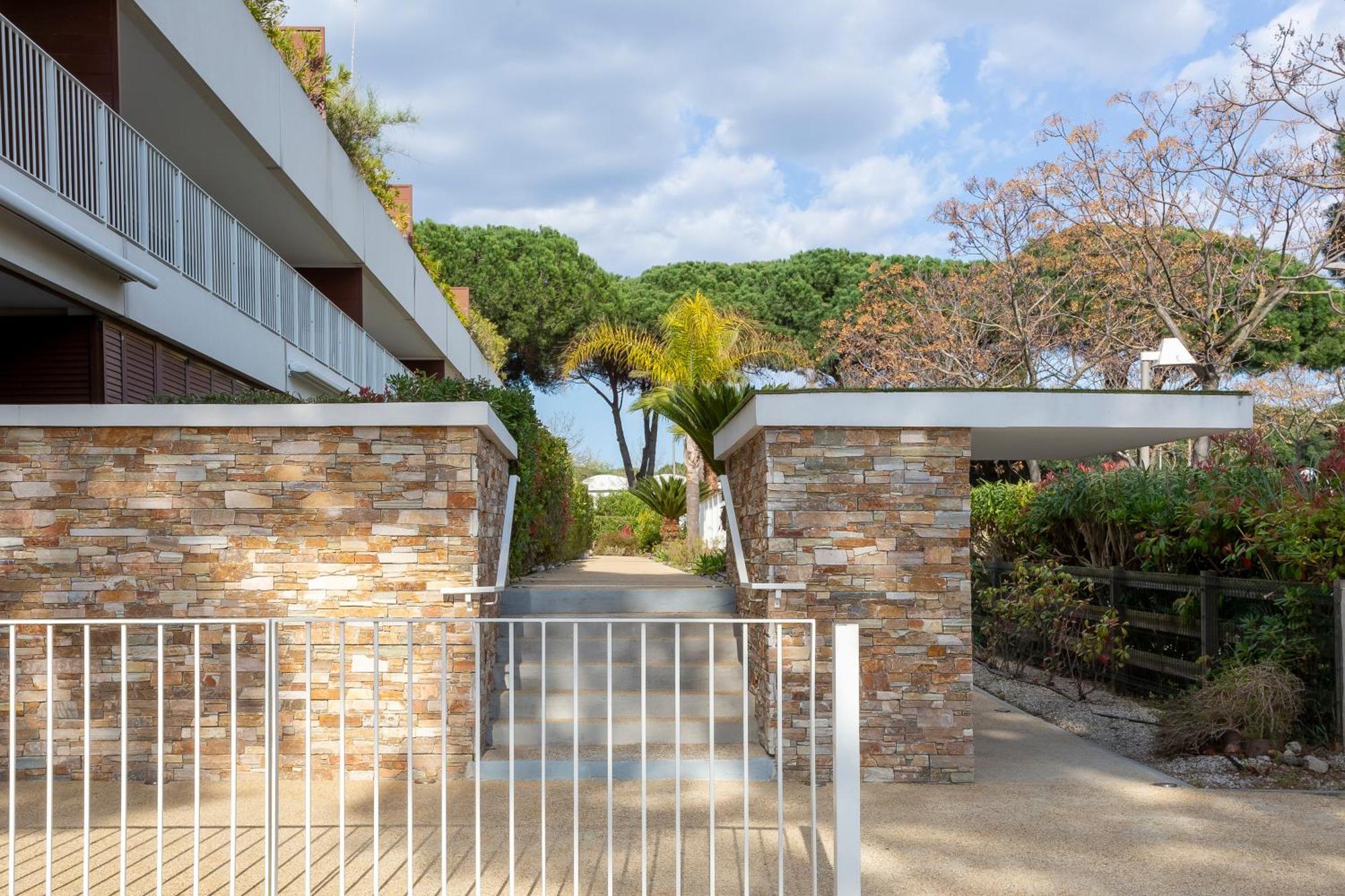 Chez Martin - Spacieux Appartement Climatise Proche De La Plage La Grande Motte Bagian luar foto